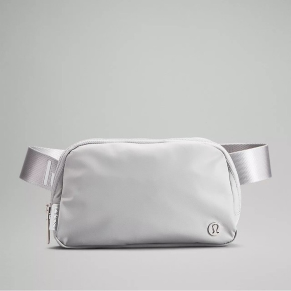 Silver Drop/White Everywhere Belt Bag Lululemon - Picture 3 of 5